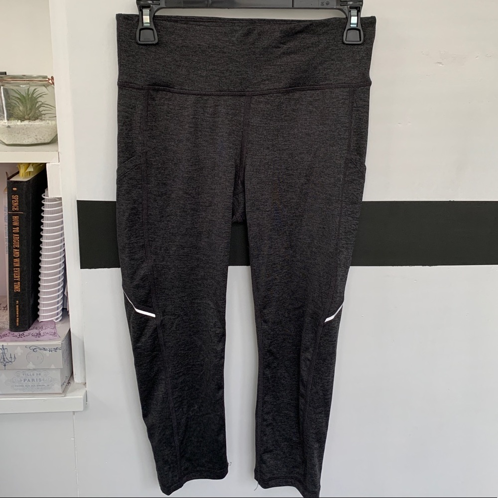 Cropped active leggings
